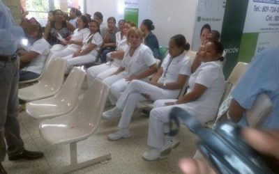 Trabajadores de la salud paralizan labores por 48 horas demandando reivindicaciones