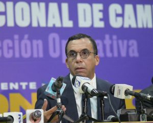 Andrés Navarro asume la dirección de campaña de Margarita Cedeño