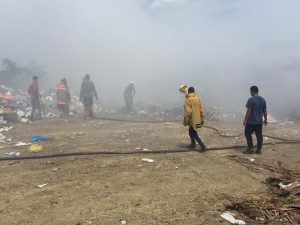 Alcalde de Baitoa pide investigar incendio aparentemente provocado en el vertedero