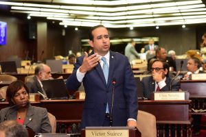 No puede ser vocero, quien traicionó a su partido”, asegura Víctor Suárez