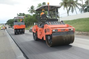Ministro de Obras Públicas inició los trabajos de  reparación de la Autopista Duarte en Santiago