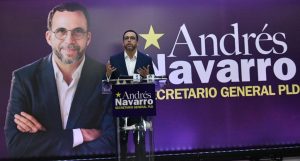 Andrés Navarro presenta candidatura a la secretaría general del PLD