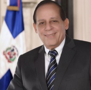 Diputados reconocerán empresario tabaquero