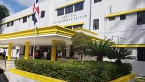 Hospital Gautier realiza la primera cirugía Tevar en un centro público del país
