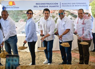 Ministro Collado deja iniciados trabajos de reconstrucción del Parque Duarte de Montecristi