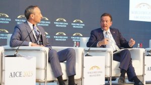 Ito Bisonó presentó exitosas cifras de inversión, empleos y exportaciones en Conferencia Mundial de ZF en Dubái