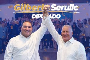 El ex alcalde de Santiago Gilberto Serulle apoya a su hijo en aspiraciones a Diputado.