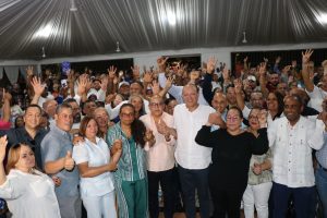 Grupo de los 100 proclama a Ulises Rodríguez como su candidato alcalde de Santiago
