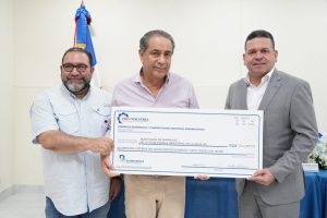 Proindustria realiza entrega de fondos para remozamiento de subestación de bomberos de Zona Franca de La Vega